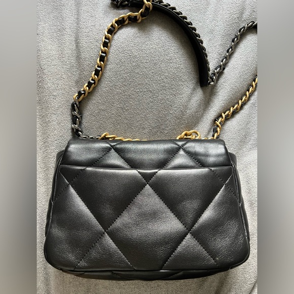 Chanel 19 medium size - Picture 2 of 9